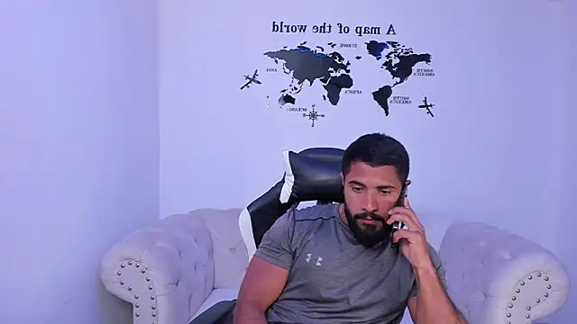 Santiago huntt online show from 10.02.25