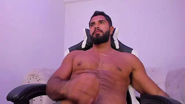 Santiago huntt online show from 12.18.25