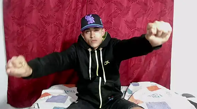 Snapshot of Cris_steban1 chatting on 01.06.25 Cris steban1 online show from 01.06.25