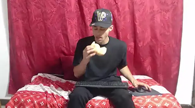 Snapshot of Cris_steban1 chatting on 01.10.25 Cris steban1 online show from 01.10.25