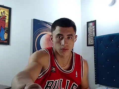 Snapshot of Cris_steban1 chatting on 02.15.26 Cris steban1 online show from 02.15.26