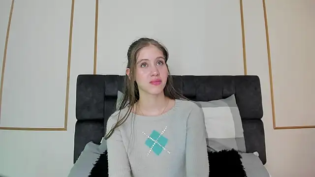 Snapshot of sara__jones_gh chatting on 02.21.25 sara jones gh online show from 02.21.25