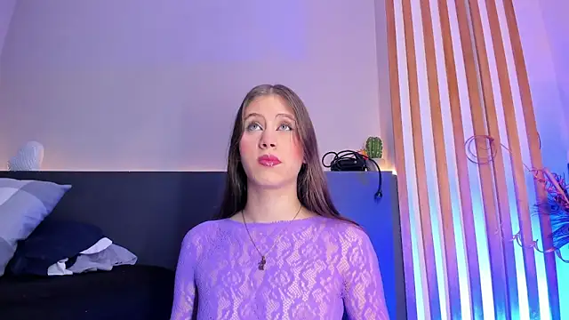 Snapshot of sara__jones_gh chatting on 09.22.25 sara jones gh online show from 09.22.25