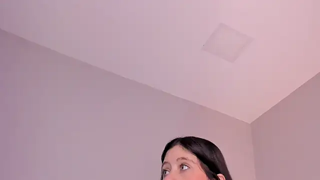 Snapshot of sara__jones_gh chatting on 11.25.25 sara jones gh online show from 11.25.25