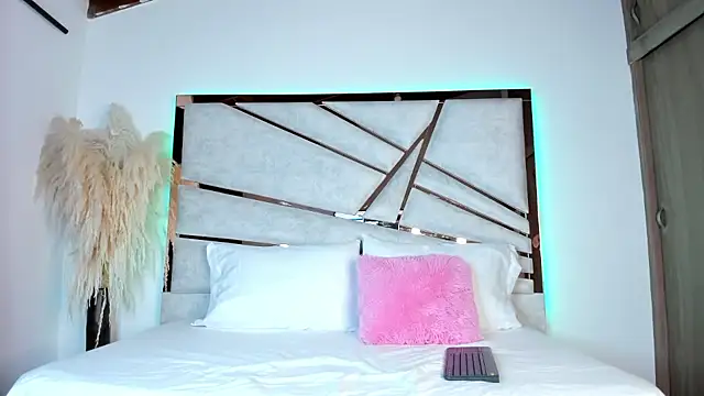 Snapshot of ssofijohnsonx chatting on 02.11.25 ssofijohnsonx online show from 02.11.25