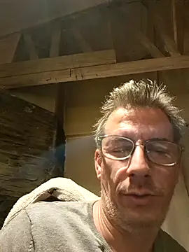 Snapshot of dimitrimarek chatting on 01.05.25 dimitrimarek online show from 01.05.25