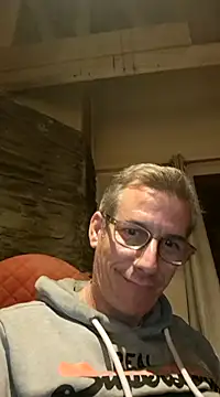 Snapshot of dimitrimarek chatting on 01.18.25 dimitrimarek online show from 01.18.25