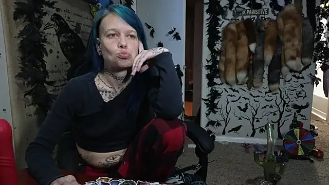 Snapshot of trashbrat chatting on 11.13.25 trashbrat online show from 11.13.25