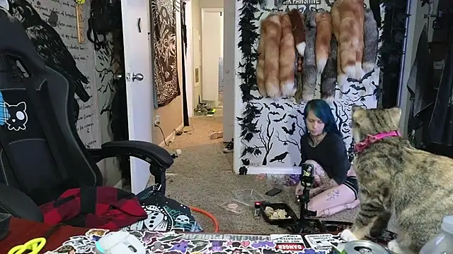 Snapshot of trashbrat chatting on 11.14.25 trashbrat online show from 11.14.25