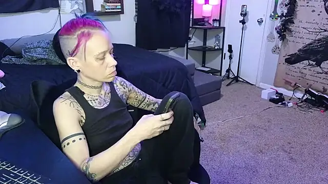 Snapshot of trashbrat chatting on 01.08.26 trashbrat online show from 01.08.26