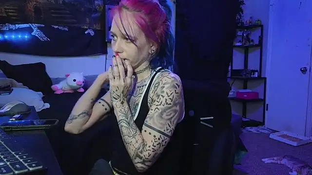 Snapshot of trashbrat chatting on 01.14.26 trashbrat online show from 01.14.26