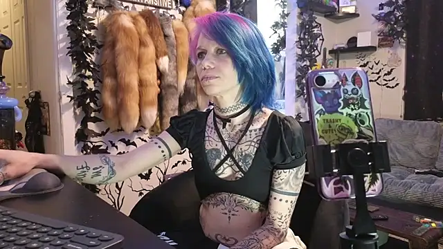 Snapshot of trashbrat chatting on 02.07.26 trashbrat online show from 02.07.26