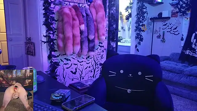 Snapshot of trashbrat chatting on 02.12.26 trashbrat online show from 02.12.26