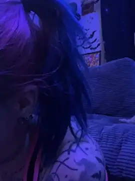 trashbrat online show from 04.12.26