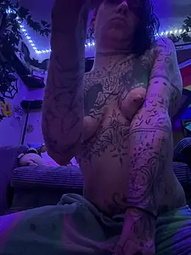 trashbrat online show from 04.15.26