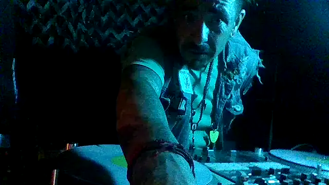 justthetip4209 online show from 06.14.26