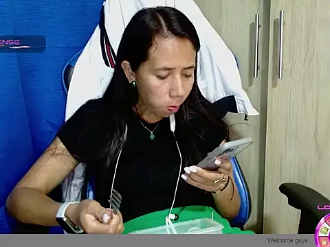 Snapshot of Danielagomez33 chatting on 03.21.26 Danielagomez33 online show from 03.21.26