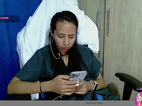 Snapshot of Danielagomez33 chatting on 03.22.26 Danielagomez33 online show from 03.22.26