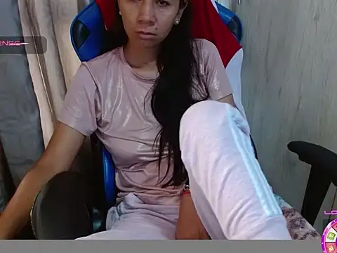 Snapshot of Danielagomez33 chatting on 04.09.26 Danielagomez33 online show from 04.09.26