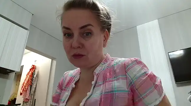 Lolawhite8 online show from 03.22.25