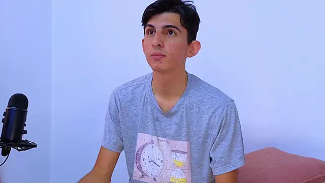 Snapshot of Ana_and_Leo chatting on 02.06.25 Ana and Leo online show from 02.06.25