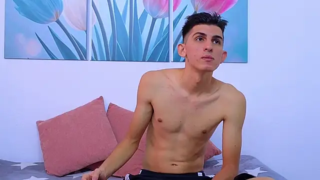 Snapshot of Ana_and_Leo chatting on 03.05.25 Ana and Leo online show from 03.05.25