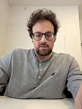 Snapshot of littlehairyman chatting on 03.03.25 littlehairyman online show from 03.03.25