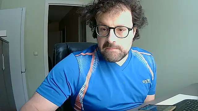 Snapshot of littlehairyman chatting on 01.06.26 littlehairyman online show from 01.06.26