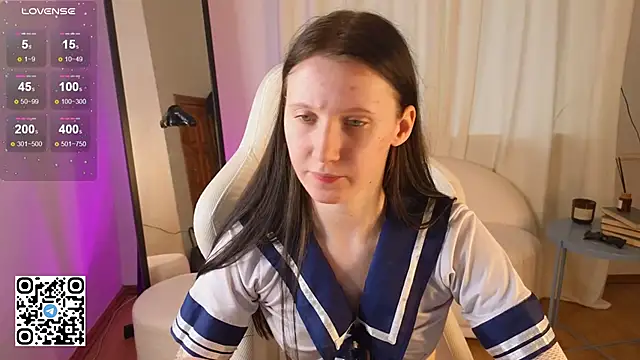 Snapshot of mon_lola chatting on 01.27.25 mon lola online show from 01.27.25