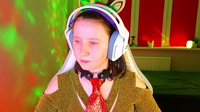 mon lola online show from 12.15.25