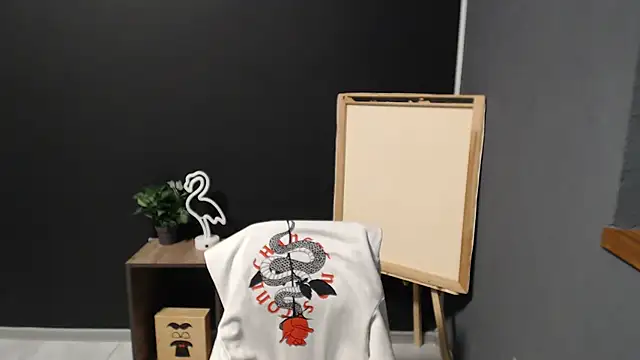 Snapshot of mini_girly chatting on 02.07.25 mini girly online show from 02.07.25