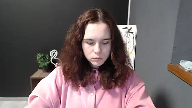 Snapshot of mini_girly chatting on 02.18.25 mini girly online show from 02.18.25