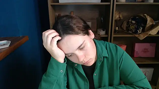 Snapshot of mini_girly chatting on 10.19.25 mini girly online show from 10.19.25