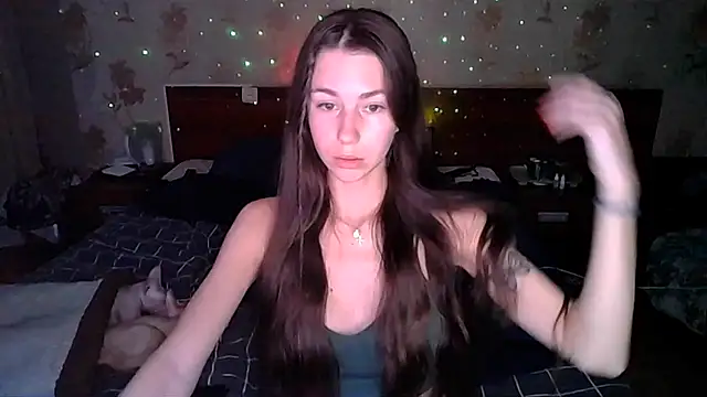 Snapshot of NicoleCaramel chatting on 11.08.25 NicoleCaramel online show from 11.08.25