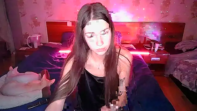 Snapshot of NicoleCaramel chatting on 11.16.25 NicoleCaramel online show from 11.16.25