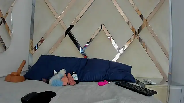 angelehtx2 online show from 10.20.25