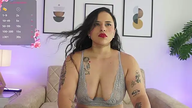 Emma Walkerr  online show from 01.18.25