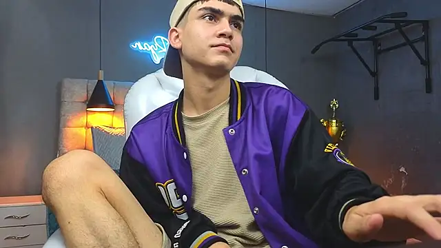 Tommy18   online show from 02.13.25