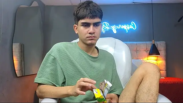 Tommy18   online show from 02.25.25