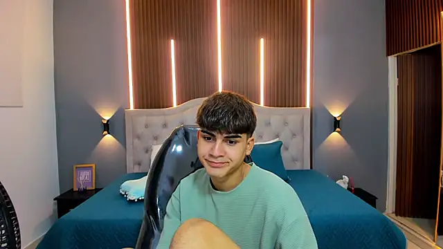 Tommy18   online show from 10.07.25