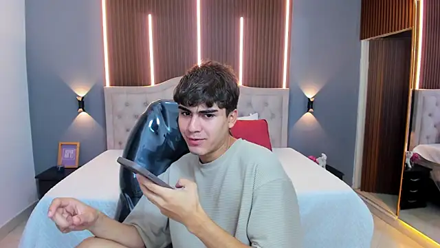 Tommy18   online show from 11.20.25