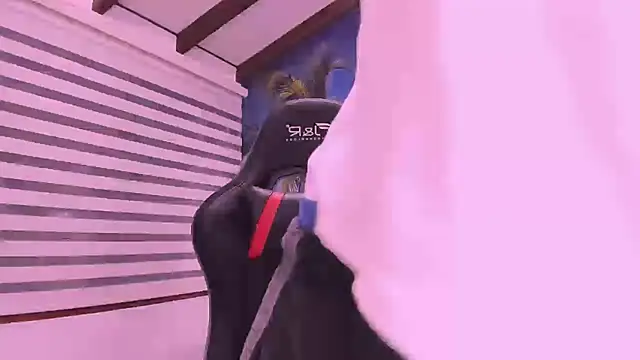 AllanYong18 online show from 02.25.25