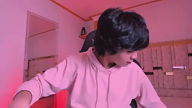 AllanYong18 online show from 03.16.25