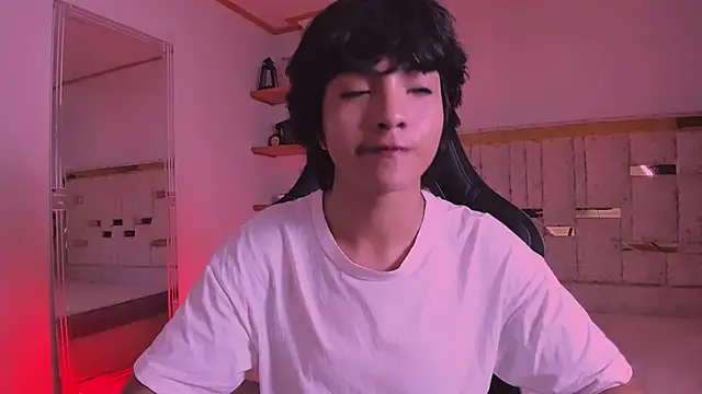 AllanYong18 online show from 03.19.25