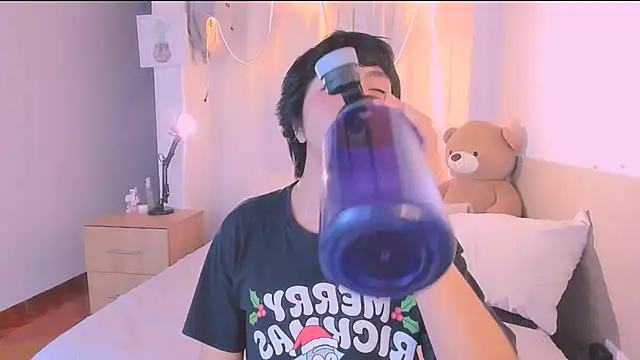 AllanYong18 online show from 09.28.25