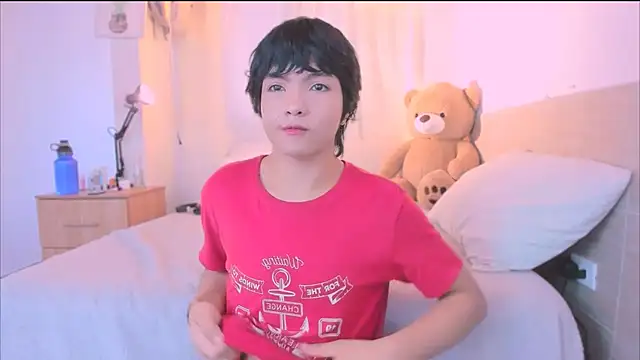 AllanYong18 online show from 10.05.25