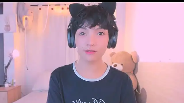 AllanYong18 online show from 10.16.25