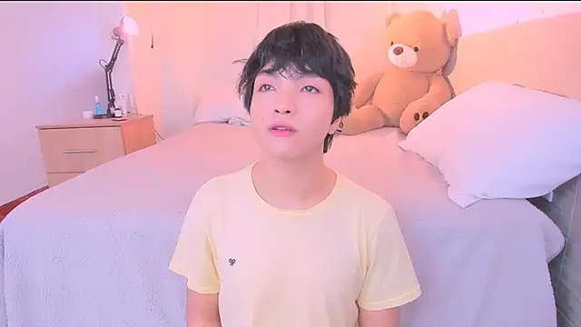 AllanYong18 online show from 10.25.25