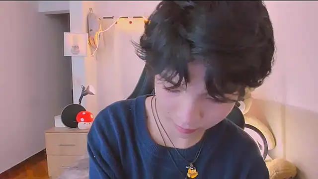 AllanYong18 online show from 04.06.26