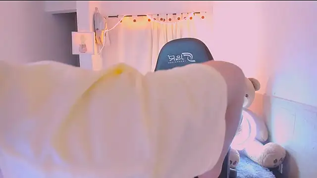 AllanYong18 online show from 04.14.26